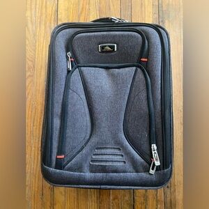 Compact High Sierra Suitcase